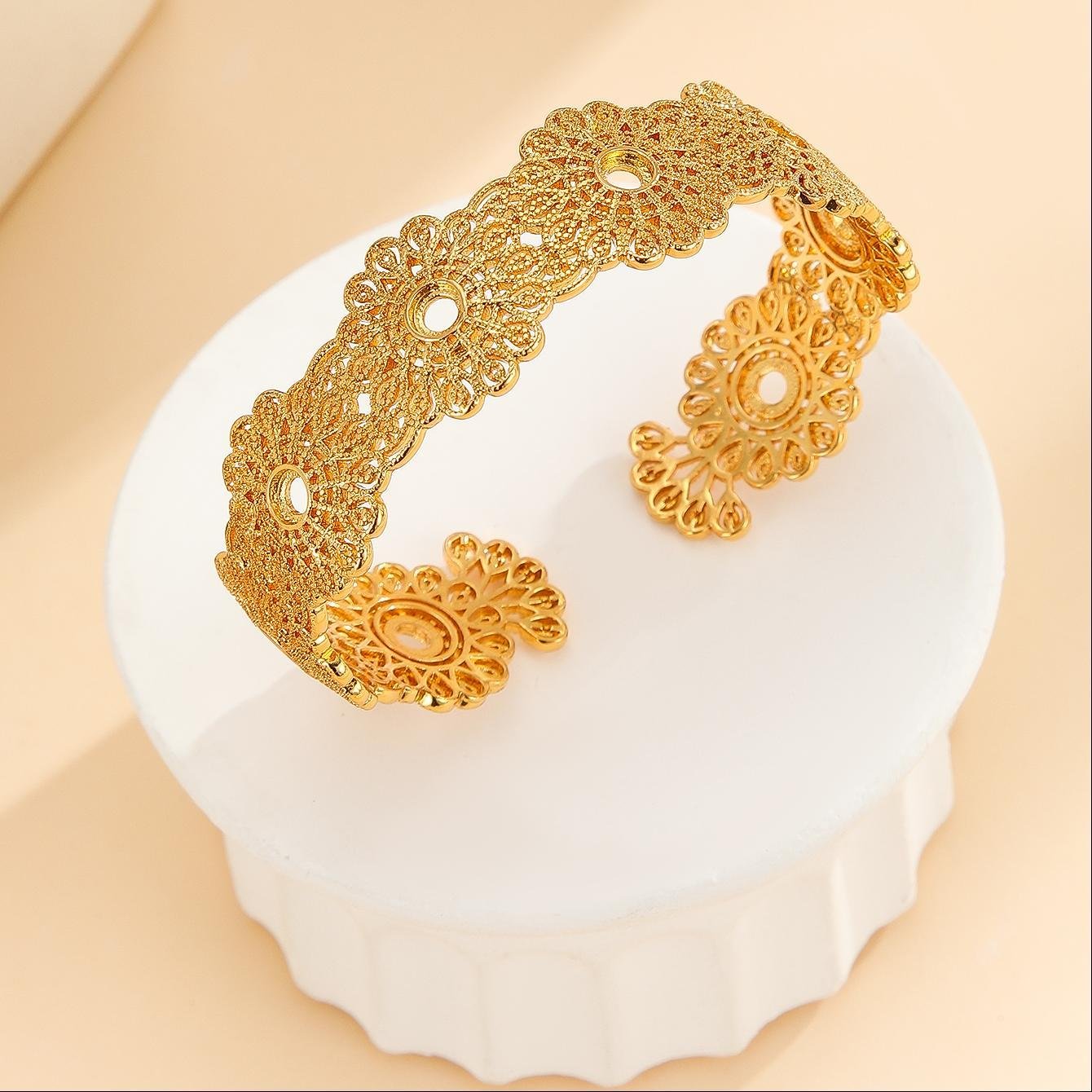 1pcs Luxury Style Gold Bracelet Hollowed Out Lace Flower Design Wedding Gold Jewelry - Image 6