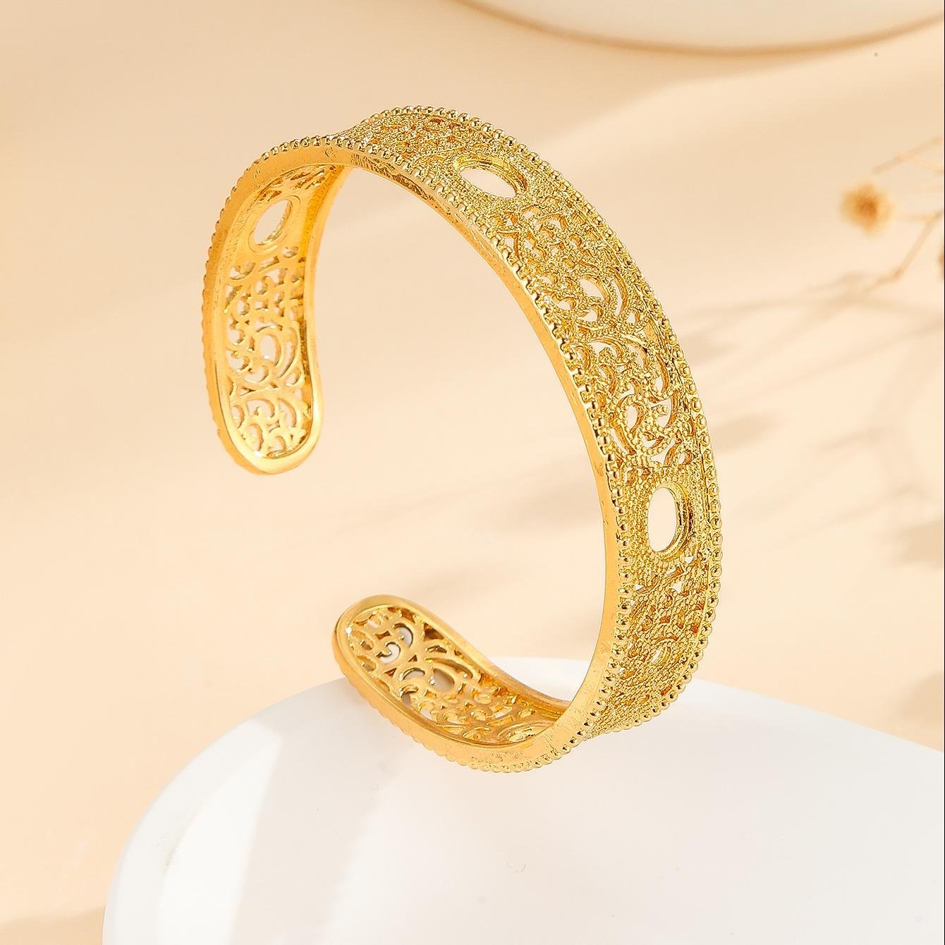 1pcs Luxury Style Gold Bracelet Hollowed Out Lace Flower Design Wedding Gold Jewelry - Image 3