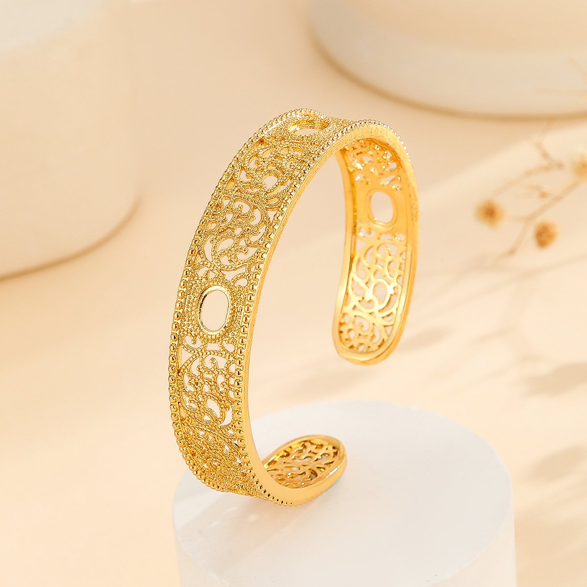 1pcs Luxury Style Gold Bracelet Hollowed Out Lace Flower Design Wedding Gold Jewelry - Image 2